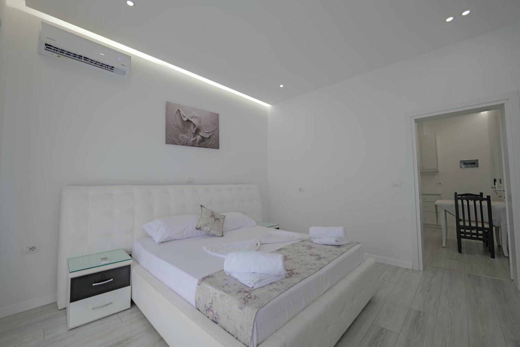 Vila Irdi Ksamil Luaran gambar