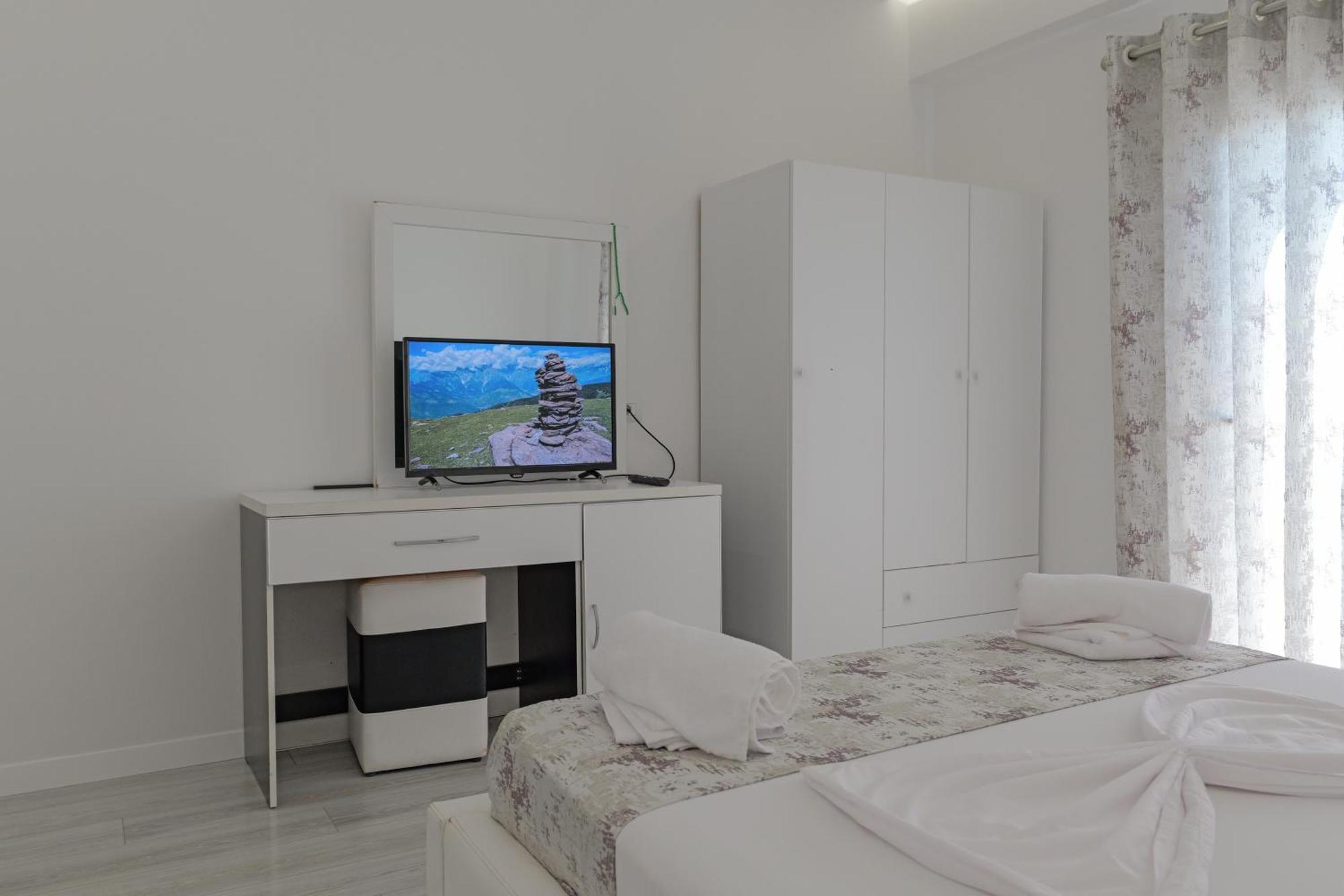 Vila Irdi Ksamil Luaran gambar