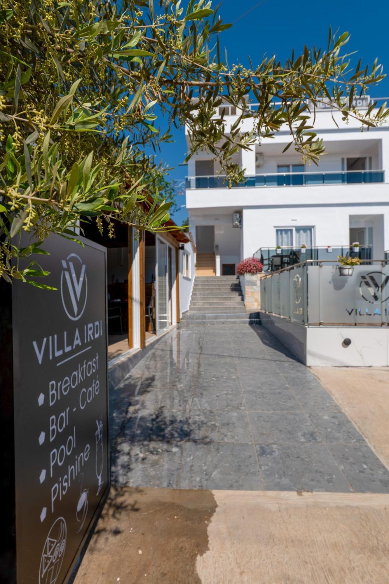 Vila Irdi Ksamil Luaran gambar