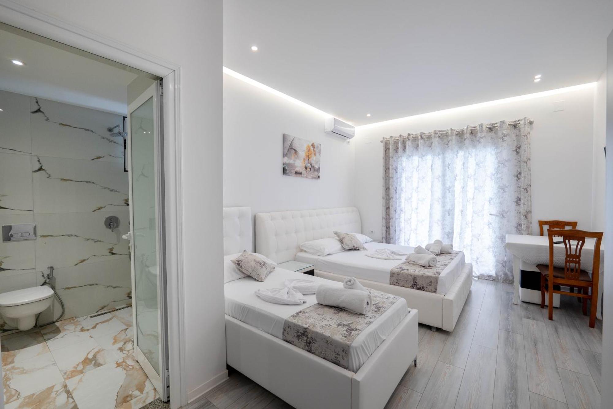 Vila Irdi Ksamil Luaran gambar